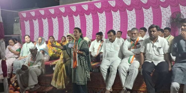 प्रणिती शिंदे | मग बघा भाजपचा ‘गेम ओव्हर’ ; म्हेत्रेंच्या अक्कलकोट मध्ये काँग्रेसला प्रचंड प्रतिसाद ; सभांना उसळली गर्दी