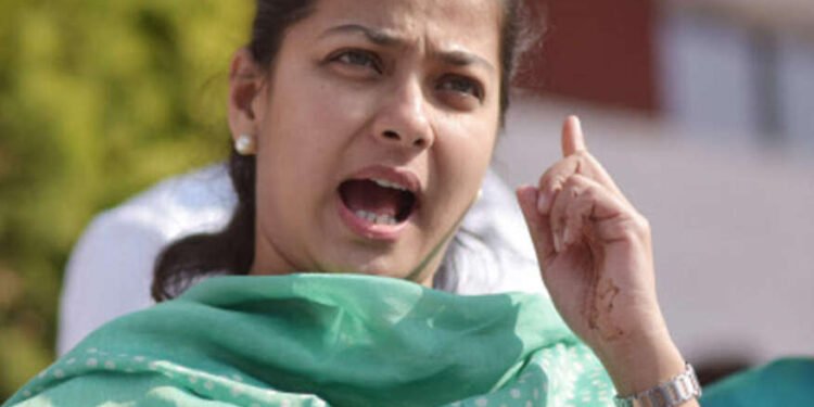 सोलापूर लोकसभेसाठी काँग्रेसच्या प्रणिती शिंदे यांना उमेदवारी जाहीर