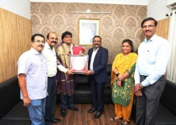 महाराष्ट्र भूषण अशोक सराफ यांचा नमुंमपाकडून सन्मान