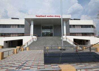 मतदान केंद्रावरती मतदान घेण्यासंबंधी दिलेले आदेश आणि सूचनांचे काटेकोरपणे पालन करावे असे ; कुमार आशीर्वाद