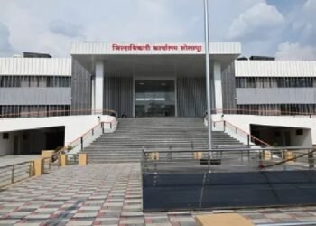 जिल्हा पुरवठा अधिकारी सीमा होळकर यांची दहा दिवसात बदली ; सरडेंनी मारली पुन्हा बाजी ; आठ दिवसात दोन महिला अधिकाऱ्यांच्या बदल्या