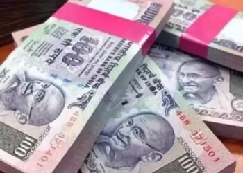 बचत खात्यात असेल एवढी अमाऊंट, तर टॅक्स भरण्यासाठी राहा तयार; आयकरचा नियम जाणून घ्या…