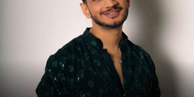 मुनव्वर फारूकीला पोलिसांनी घेतलं ताब्यत, मध्यरात्री केली कारवाई;काय घडलं नेमकं ?