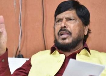 भारत जोडण्यापेक्षा पक्ष जोडावा, रामदास आठवलेंचा राहुल गांधींना टोला