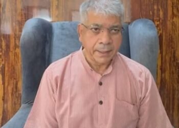 चळवळीला लाचार करून संपवलं जातंय, प्रकाश आंबेडकरांकडून स्वबळावर लढण्याचे संकेत