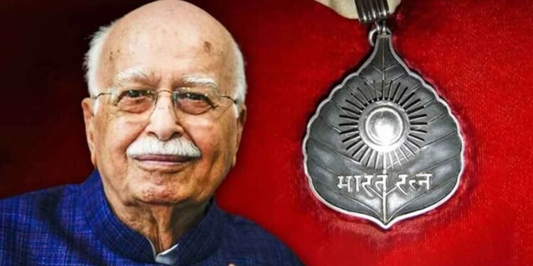 माजी उपपंतप्रधान लालकृष्ण अडवाणी ‘भारतरत्न’ पुरस्काराने सन्मानित