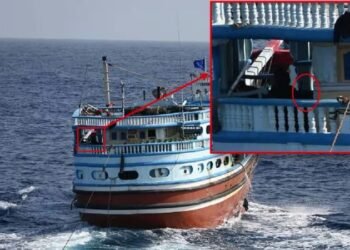 चाच्यांच्या तावडीतून सोडवलेल्या पाकिस्तानी नागरिकांकडून भारतीय नौदलाचे आभार