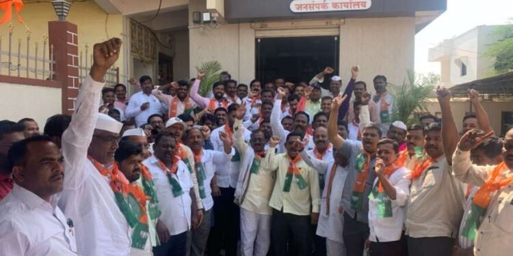 अखेर फडणवीस यांनी मंगळवेढेकरांना दिलेला शब्द पाळला ; बहुचर्चित मंगळवेढा उपसा सिंचन योजनेस मंजुरी