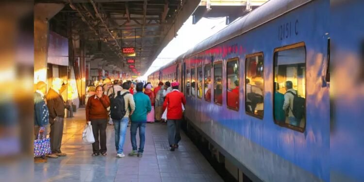 मध्य रेल्वेची १२ अतिरिक्त होळी विशेष ट्रेन