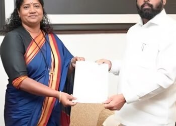 सोलापूर लोकसभेसाठी ज्योती वाघमारे यांना उमेदवारी द्या ; शिंदे गटाचे पदाधिकारी भेटले मुख्यमंत्र्यांना