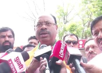 प्रणिती शिंदेंची मोदींवर टीका करण्याची लायकी नाही ; चंद्रशेखर बावनकुळे ; घरोघरी जाऊन मोदींचा नमस्कार सांगा