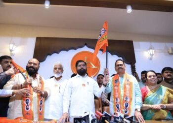 बबनराव घोलप आणि संजय पवार यांचा शिवसेनेमध्ये प्रवेश