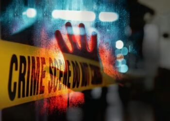 सोलापुरात महिलेची निर्घृणपणे हत्या ; आरोपी पती हत्यारासह पोलीस ठाण्यात हजर