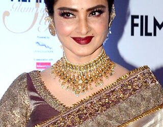 ४० वर्षांपूर्वी रेखाच्या घरावर आयकर विभागाने टाकलेला छापा, सिनेमा रद्द होईल या भीतीने अभिनेत्री….