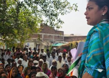 आमदार प्रणिती शिंदेंना दक्षिण तालुक्याच्या दौऱ्यात प्रचंड प्रतिसाद ; महिलांमधून सर्वत्र स्वागत