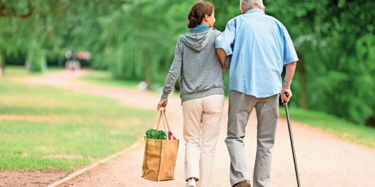 आई-वडिलांचा सांभाळ न केल्यास मुलाच्या नावावरील मालमत्तेचे खरेदीखत, बक्षीसपत्र रद्द होईल