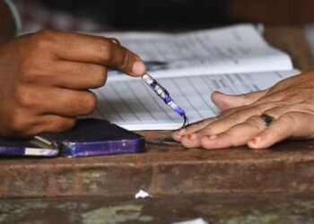 सोलापुरात ‘होम व्होटिंग’ साठी १ लाख ६ हजार मतदारांचा नकार