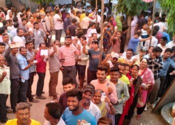 लोकसभा निवडणुकीच्या पाच मतदारसंघात पहिल्या दोन तासात ७.२८ टक्के मतदान