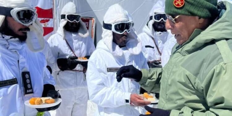 सियाचेन ही शौर्य, जिद्द आणि दृढनिश्चयाची राजधानी – राजनाथ सिंह