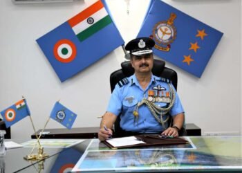 एयर चीफ मार्शल चौधरींनी केला ओझर वायुस्टेशनचा दौरा