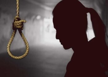 सोलापूर – महाविद्यालयीन तरुणीची राहत्या घरी गळफास घेऊन आत्महत्या