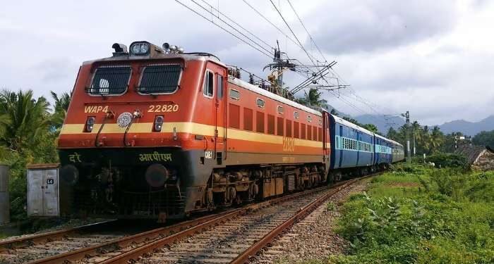 विशेष गाड्यांना वेगळा दर्जा असल्याने तिकीटदर जास्त