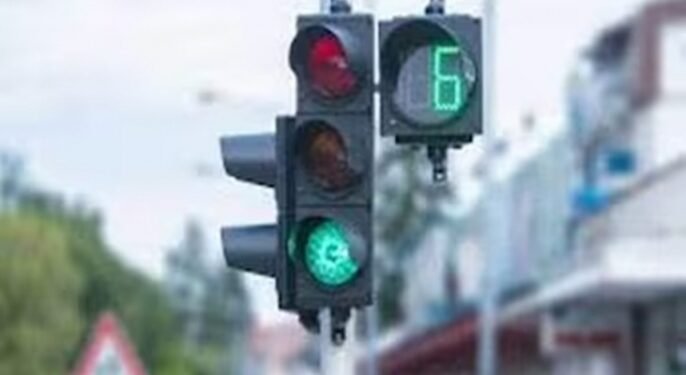 सोलापुरात उन्हाचा कडाका वाढल्याने दुपारी सिग्नल राहणार बंद