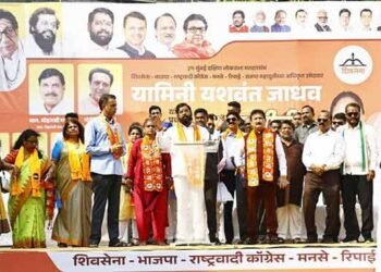 बाळासाहेबांचे विचार सोडून काँग्रेसच्या मांडीला मांडी लावून बसलेल्यांनी हिंदूत्व सोडले – मुख्यमंत्री