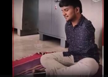 पायाने पेपर लिहून लातूरच्या गौस शेखने बारावीत 78 मार्क्स मिळवले !