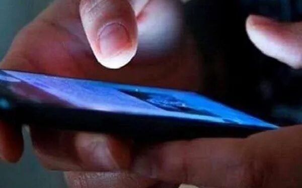 सोलापूर : दोन महिन्यांपासून पाठवायचा अश्लील मेसेज, तरुणाविरुद्ध विनयभंगाचा गुन्हा