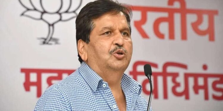 वडेट्टीवार यांचा निवडणूक प्रचार करण्याचा अधिकार काढून घ्यावा – मंगल प्रभात लोढा