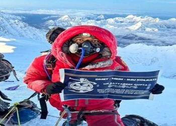 भारतीय गिर्यारोहक सत्यदीप गुप्ता यांनी एकाच मोसमात दोनदा माउंट एव्हरेस्ट आणि माऊंट ल्होत्से सर करणारा पहिला व्यक्ती बनून रचला इतिहास