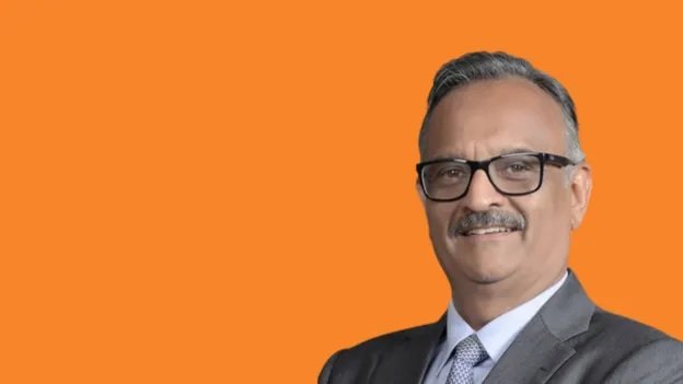 एअर इंडियाची वित्त धुरा रिअल इस्टेट तज्ज्ञांच्या हाती; संजय शर्मा यांची CFO पदी नियुक्ती