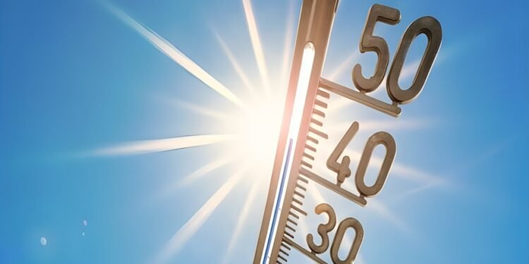 सोलापुरात ४४.७ अंश सेल्सिअस एवढ्या विक्रमी तापमानाची नोंद ; १४ जणांना उष्माघात झाल्याची नोंद