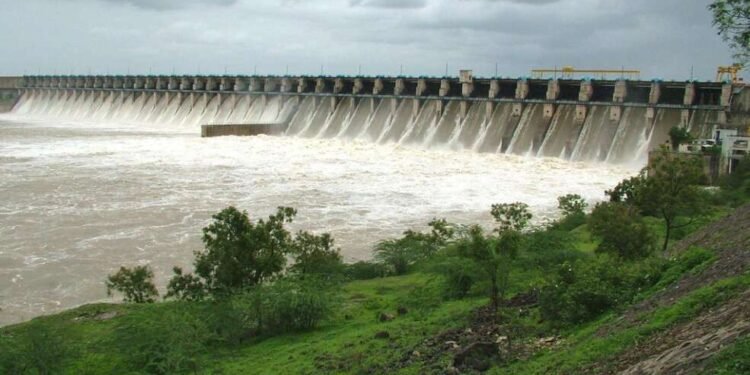 सोलापूर शहरासाठी उजनी धरणातून दिनांक 10 मे 2024 रोजी पाणी सोडण्यात येणार – जिल्हाधिकारी कुमार आशीर्वाद