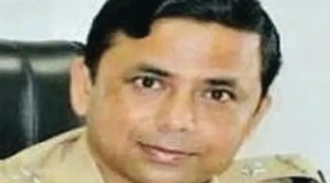 घाटकोपर होर्डिंग दुर्घटना : तत्कालीन रेल्वे पोलीस आयुक्त कैसर खालिद निलंबित