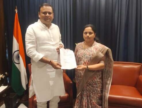 चंद्रपूर : खा. प्रतिभा धानोरकर यांचा विधानसभा अध्यक्षांकडे आमदार पदाचा राजीनामा सुपूर्द