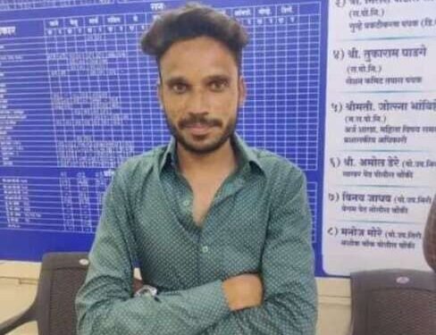 सोलापुरात पोलिसाचा दणका ! राम सातपुते यांना शिवीगाळ करणाऱ्या मुस्लिम युवकाने मागितली माफी