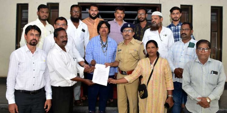 नगर शहर दहशतमुक्त करण्याच्या मागणीसाठी पोलीस अधिक्षकांना निवेदन