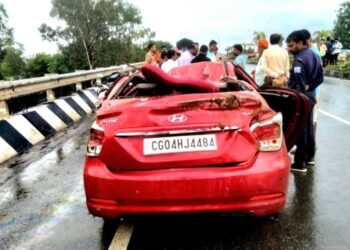 भंडाऱ्यात अनियंत्रित कार उड्डाणपुलाच्या दुभाजकाला धडकली; दोघे ठार