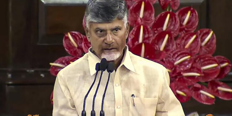 आंध्रप्रदेश : नायडूंनी घेतली मुख्यमंत्रीपदाची शपथ