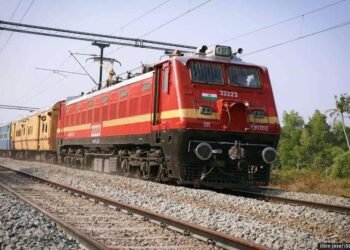 सोलापूर विभागातून धावणाऱ्या इंद्रायणी, हॉस्पेट-मुंबई या गाड्या एक ते तीन तास उशिरा