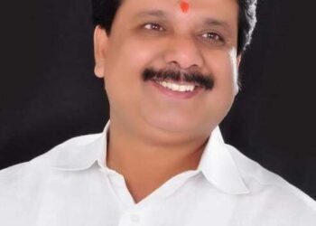 निवडणुका डोळ्या समोर ठेवून जुमलेबाज व चॉकलेट अर्थ संकल्प