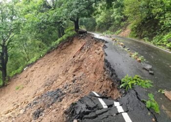 तिलारी घाटातून अवजड वाहतूक 31 ऑक्टोबरपर्यंत बंद राहणार…