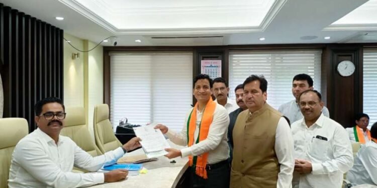 मुंबईचे पदवीधर मतदारसंघातून किरण शेलार यांनी भरला उमेदवारी अर्ज