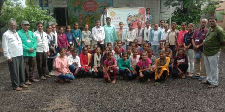 श्री समर्थ विद्यालयात मासिक पाळी आरोग्य व्यवस्थापन याविषयी जनजागृती