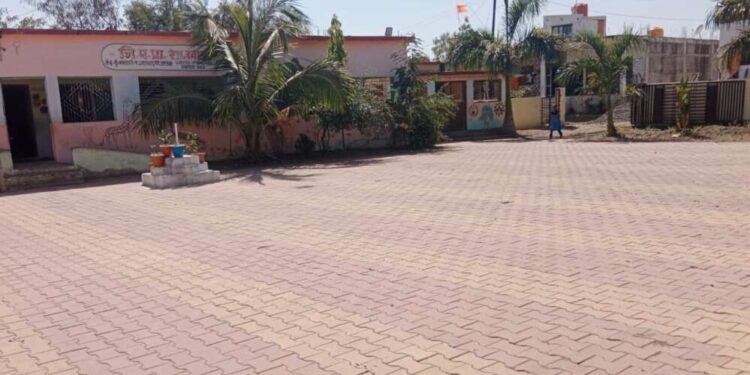 तालुक्यात अव्वल ठरलेल्या शाळा अद्याप बक्षिसाच्या प्रतिक्षेत.