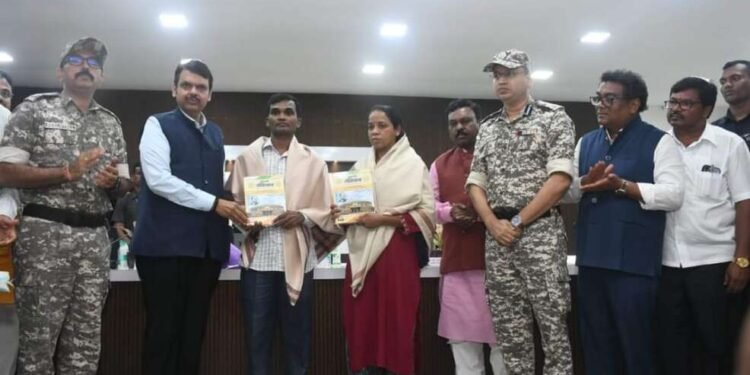 गडचिरोलीतील माओवादी चळवळीची कंबर मोडली – फडणवीस