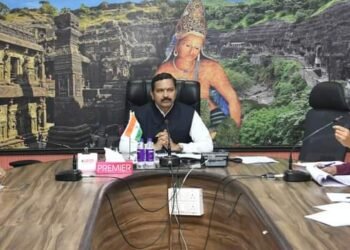 छ. संभाजीनगर : सर्वंकष कृषी विकास उपाययोजनांवर भर द्या – जिल्हाधिकारी