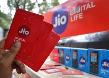 जिओच्या सर्व्हिसेस डाऊन, नेटकऱ्यांच्या सोशल मीडियावर तक्रारी